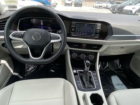 Certified 2024 Volkswagen Jetta SE w/ Panoramic Sunroof Package FWD image 12
