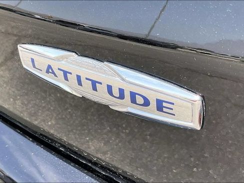 Used 2022 Jeep Compass Latitude FWD image 7