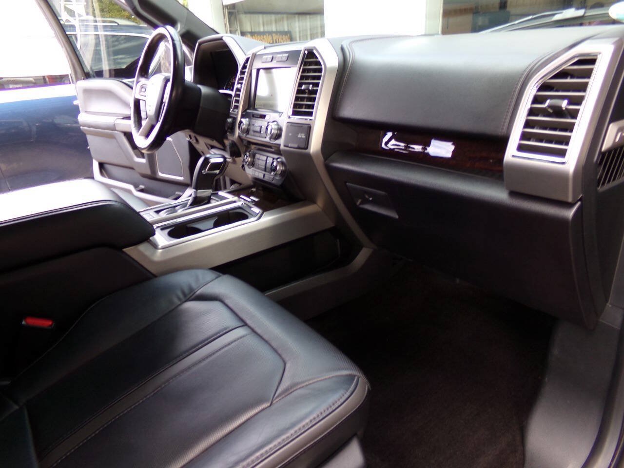 Used 2017 Ford F150 Platinum w/ Equipment Group 701A Luxury AWD/4WD image 26