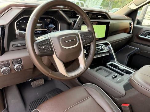 Used 2024 GMC Sierra 2500 Denali w/ Denali Reserve Package AWD/4WD image 12