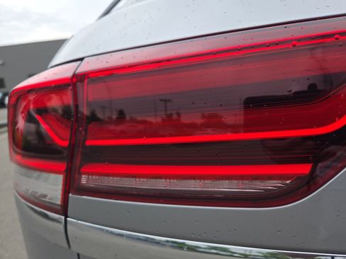 Used 2020 Volkswagen Atlas Cross Sport SEL AWD/4WD image 12