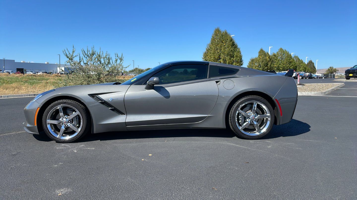 Used 2015 Chevrolet Corvette Stingray Coupe RWD image 8