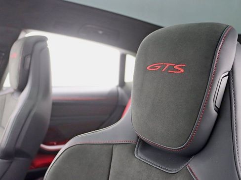 Used 2024 Porsche Taycan GTS image 31