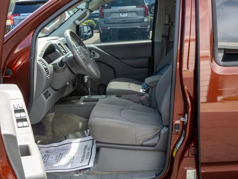 Used 2016 Nissan Frontier SV AWD/4WD image 26