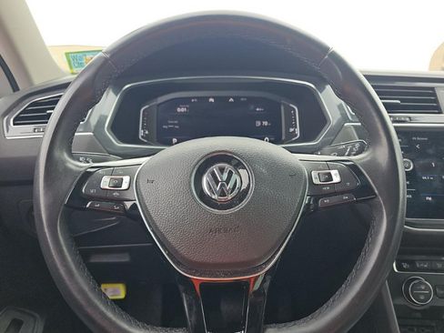 Used 2020 Volkswagen Tiguan SEL AWD/4WD image 11