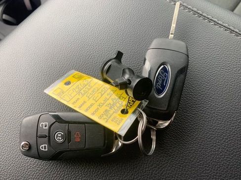 Used 2025 Ford F250 XLT w/ FX4 Off-Road Package image 39