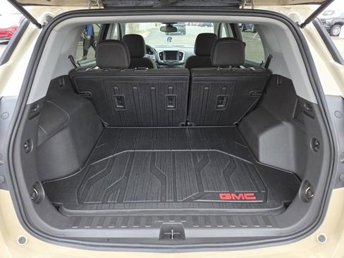 Used 2023 GMC Terrain SLE w/ Driver Convenience Package image 22