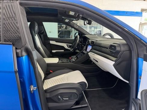 Used 2021 Lamborghini Urus AWD/4WD image 13