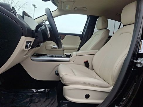 Used 2023 Mercedes-Benz GLA 250 4MATIC image 13