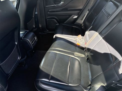 Used 2022 Lincoln Corsair FWD image 9