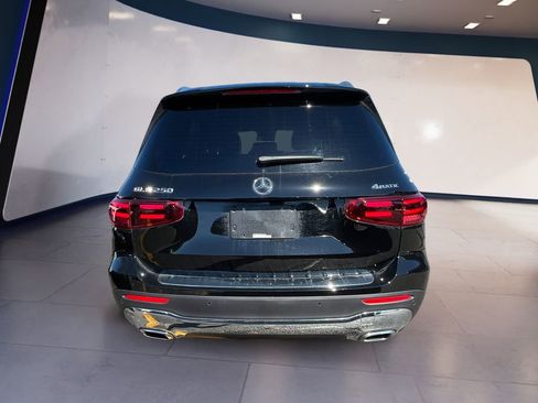 Certified 2025 Mercedes-Benz GLB 250 4MATIC image 4