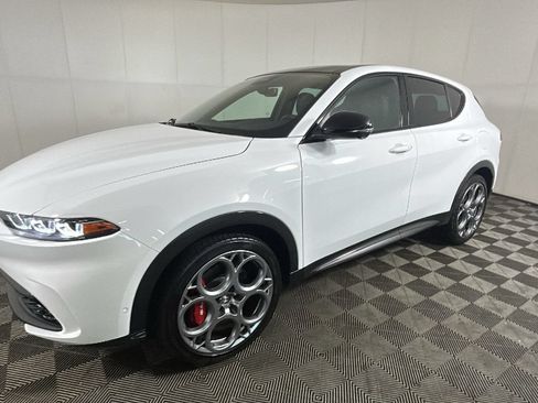 Used 2024 Alfa Romeo Tonale Veloce AWD/4WD image 8