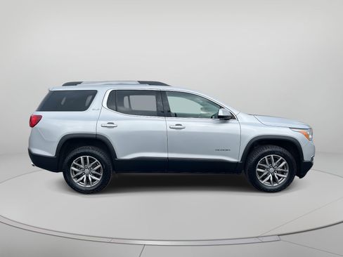 Used 2019 GMC Acadia SLE image 2