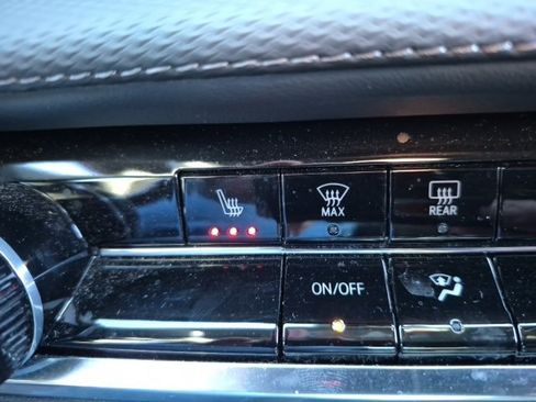 Used 2025 Chevrolet Equinox LT image 14