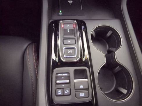 Used 2024 Honda Pilot TrailSport image 28