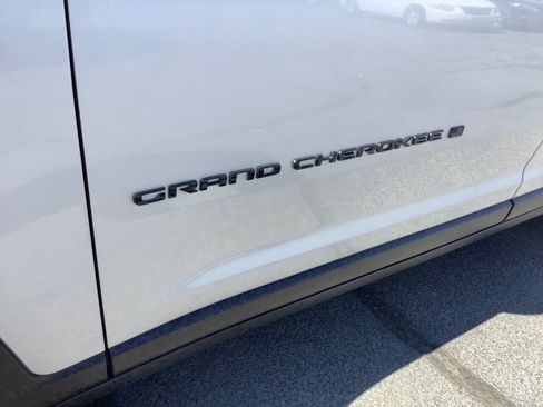 Used 2025 Jeep Grand Cherokee L Laredo AWD/4WD image 26