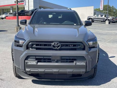 Used 2026 Toyota 4Runner SR5 AWD/4WD image 6