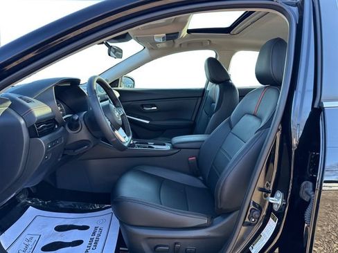 Used 2025 Nissan Sentra SR w/ SR Premium Package FWD image 10