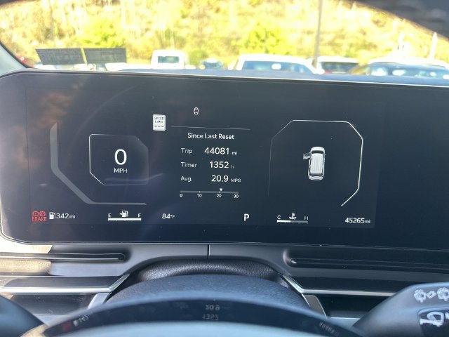 Used 2025 Kia Carnival SX w/ SX Dark Edition Package FWD image 19