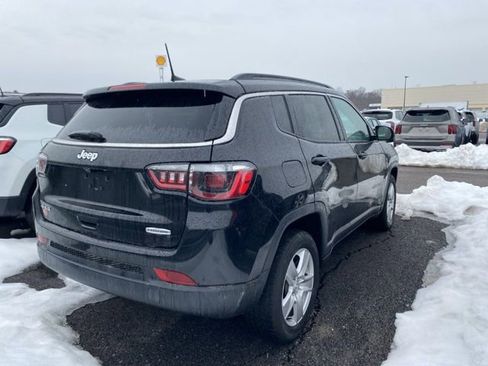 Used 2022 Jeep Compass Latitude w/ Sun and Sound Group image 3