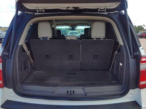 Used 2018 Ford Expedition XLT w/ Equipment Group 202A RWD image 7