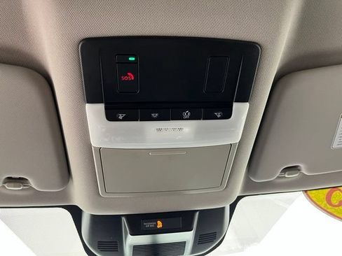 Used 2025 Nissan Rogue SV AWD/4WD image 36