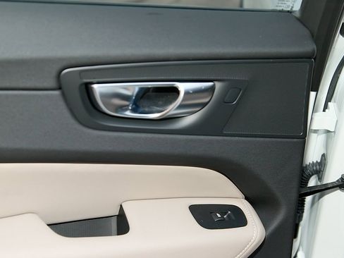 New 2026 Volvo XC60 T8 Plus w/ Protection Package Premier image 20