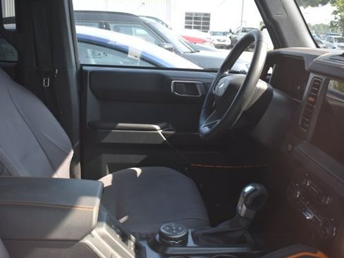 Used 2024 Ford Bronco Badlands AWD/4WD image 4