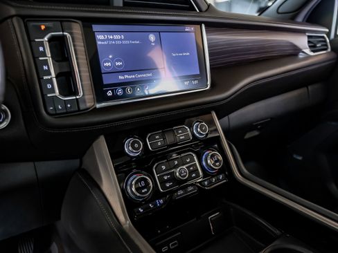 Used 2021 GMC Yukon Denali w/ Denali Premium Package image 24