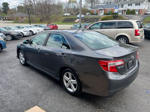 Used 2012 Toyota Camry SE image 9