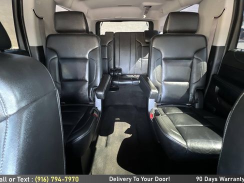Used 2017 Chevrolet Suburban LT w/ Luxury Package RWD image 29