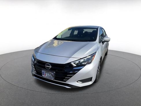 Used 2025 Nissan Versa SV FWD image 7