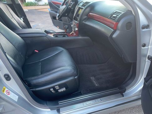 Used 2011 Lexus LS 460 LS 460 SEDAN 4D image 16