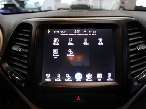 Used 2017 Jeep Cherokee Latitude image 21