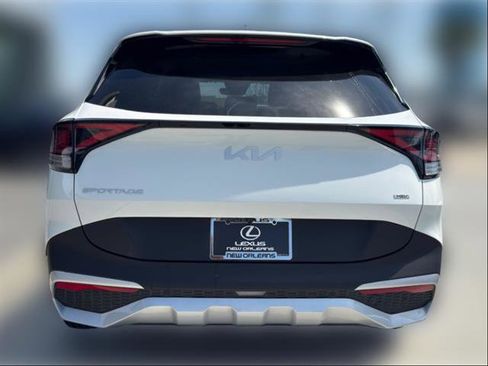 Used 2023 Kia Sportage LX image 7