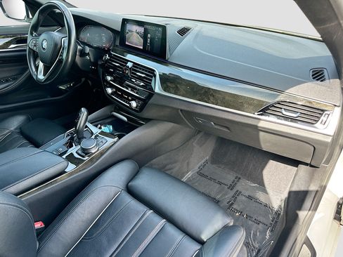 Used 2020 BMW 530i w/ Convenience Package RWD image 30