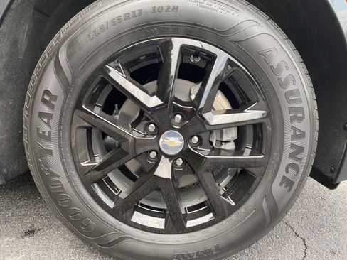 Used 2023 Chevrolet Equinox LT AWD/4WD image 13