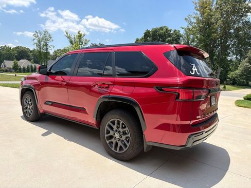 Used 2024 Toyota Sequoia Platinum AWD/4WD image 6