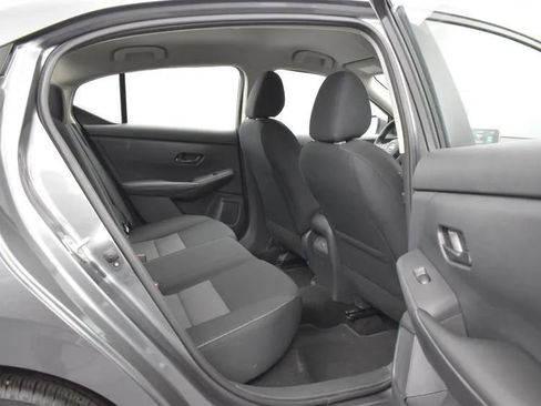 Used 2025 Nissan Sentra SV image 17