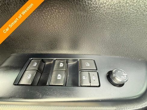 Used 2017 Toyota Highlander LE AWD/4WD image 14