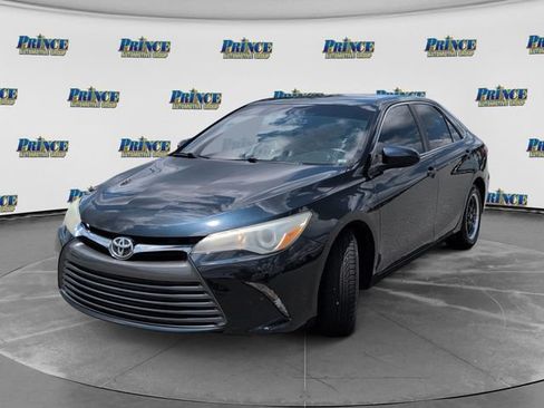 Used 2015 Toyota Camry LE FWD image 13
