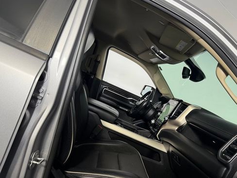 Used 2020 RAM 1500 Laramie AWD/4WD image 33