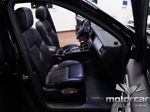 Used 2024 Porsche Macan w/ Premium Plus Package AWD/4WD image 29