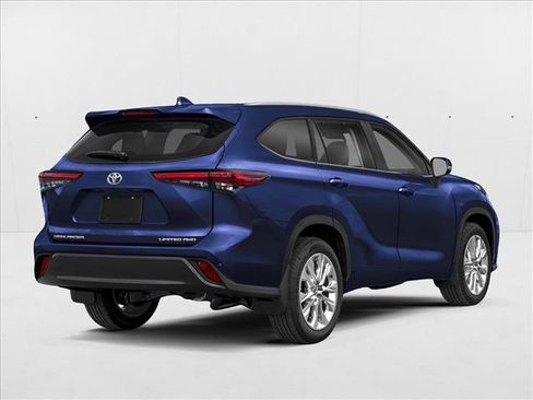 New 2026 Toyota Highlander Limited AWD/4WD image 2