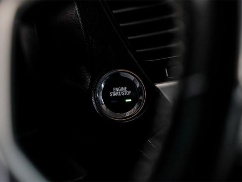 Used 2018 GMC Yukon SLT w/ Open Road Package image 18