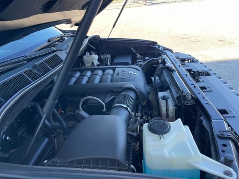 Used 2019 Toyota Tundra SR5 w/ TRD Sport Package AWD/4WD image 12