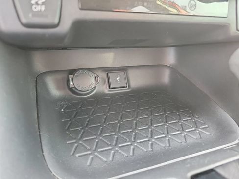 Used 2022 Toyota RAV4 LE FWD image 21