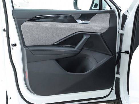 New 2026 Volkswagen Tiguan S image 18