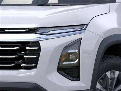 New 2026 Chevrolet Equinox LT FWD image 10