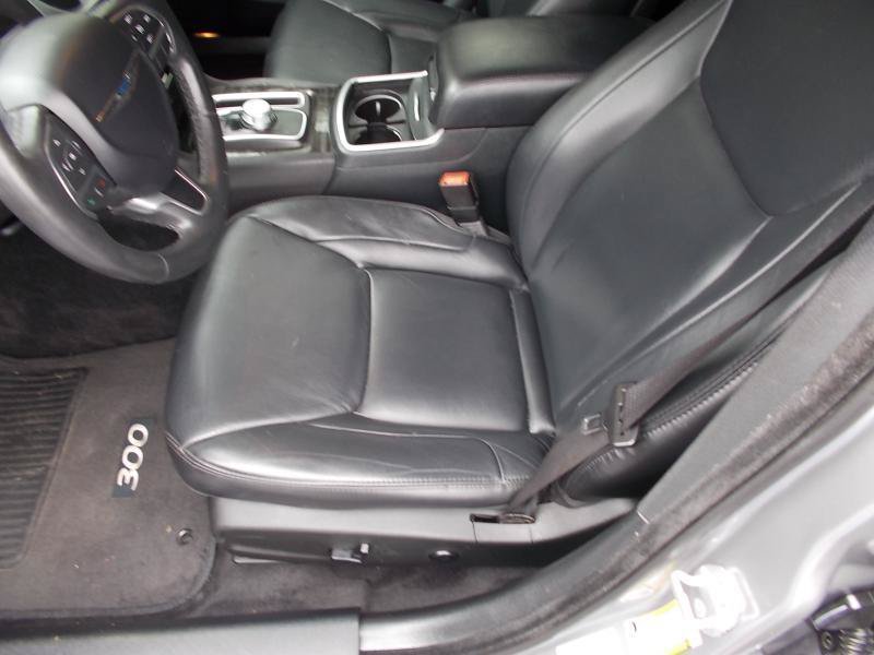 Used 2015 Chrysler 300 Limited RWD image 25